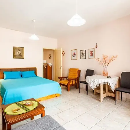 Nest - & Cozy Hideout Casa vacanze Kalamata